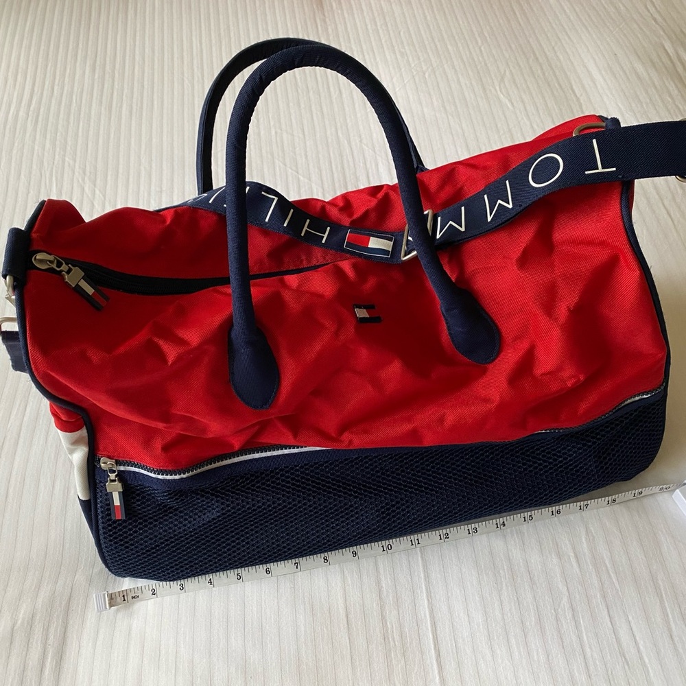 Classic Tommy Hilfiger Weekend Bag
